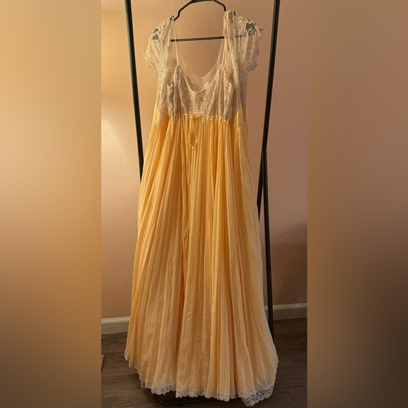 Claire Sandra Lucie Ann Dresses & Skirts - 60’s Vintage Claire Sandra Lucie Ann Beverly Hills Peignoir Nightgown Robe Set